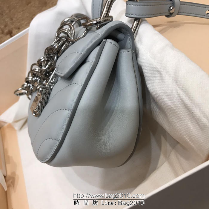 Chloe克洛伊 2018 最新一季春夏主打款 金屬圈手柄 mini號小豬包  ypk1017